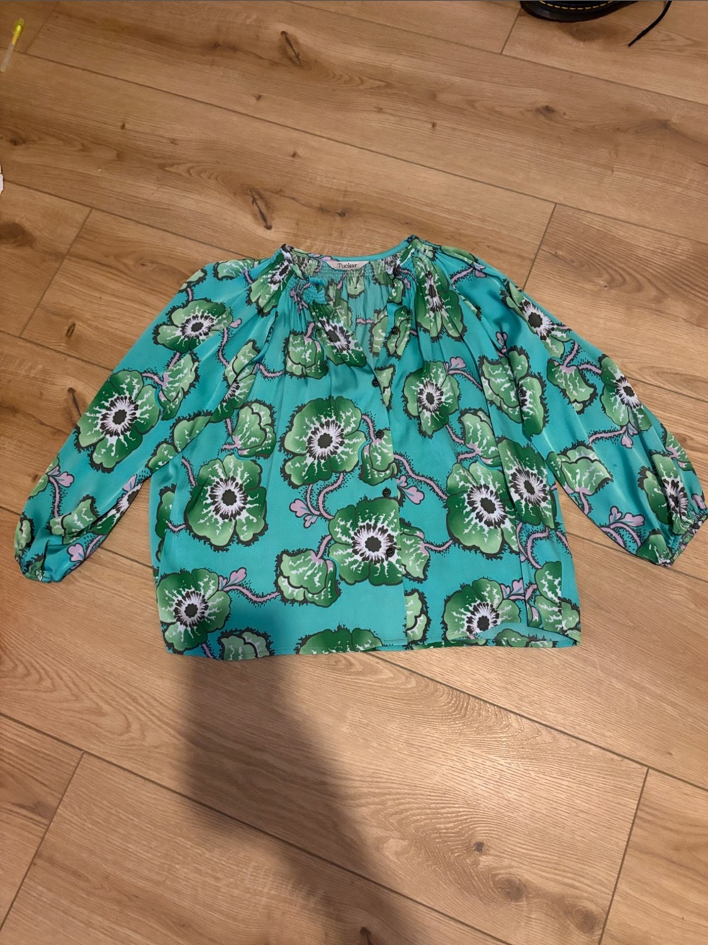 Tucker Floral Button Up Puff-Sleeve Blouse size XS